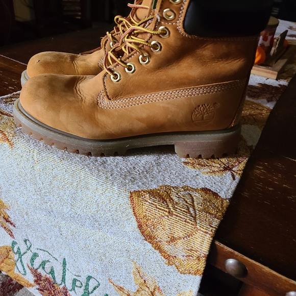 Boots - Picture 3 of 3